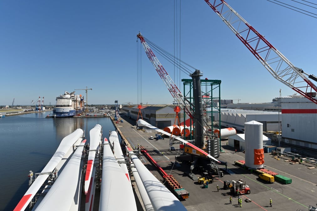 port Maritime de Nantes-Saint-Nazaire Eolienne -Saint-Nazaire