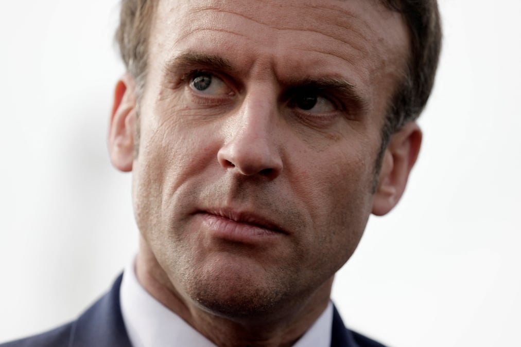 France: macron "ouvre la porte" a une discussion sur l'age du depart a la retraite