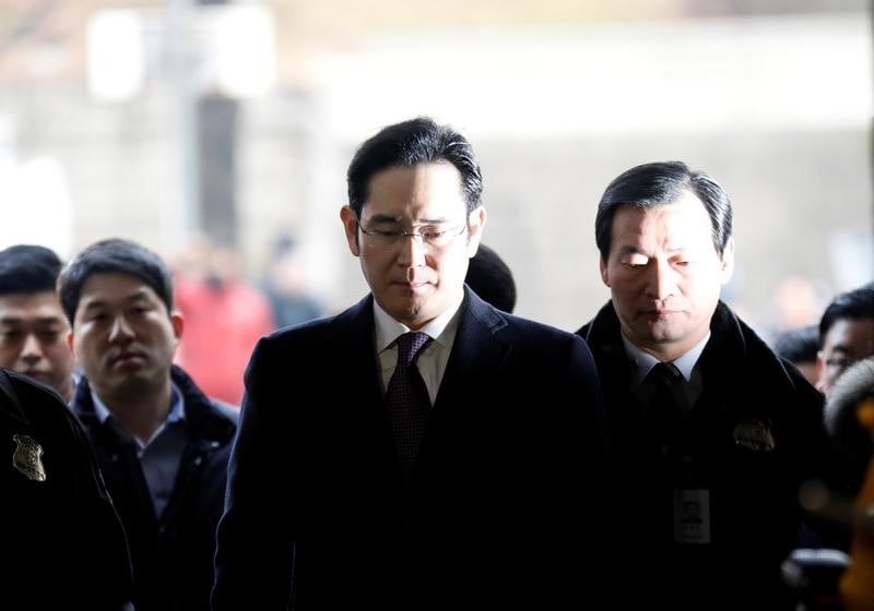 Le patron de samsung a nouveau convoque par la justice