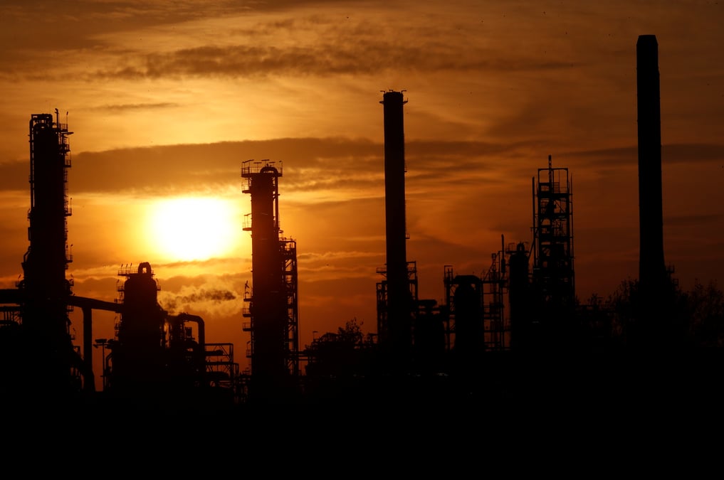 France: appel a la greve a la raffinerie total de donges