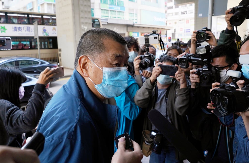 Hong kong: le magnat jimmy lai detenu pour des accusations de fraude