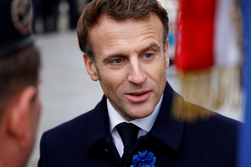 Le president francais emmanuel macron lors d'une ceremonie a l'arc de triomphe a paris