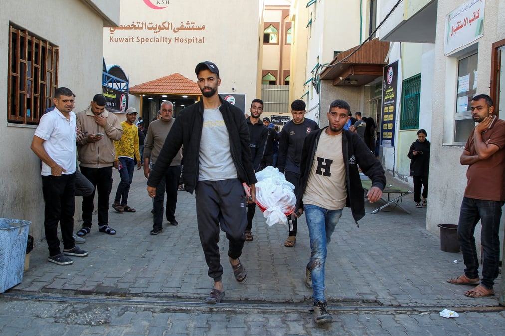 Funerailles de palestiniens tues lors de frappes israeliennes, a rafah