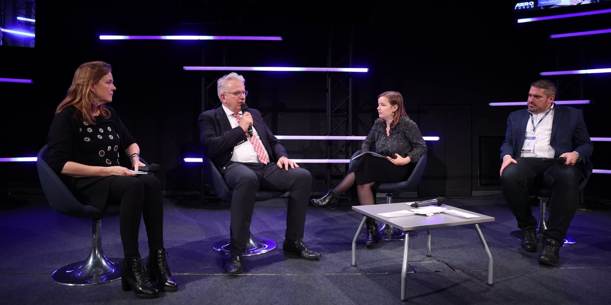 Regards croisés sur le défi de la qualité des avions à l'occasion de l'Aeroforum entre Nathalie Duquesne (Liebherr-Aerospace Toulouse), Thierry Quillet (Gifas) et Pascal Farella (Mecachrome).