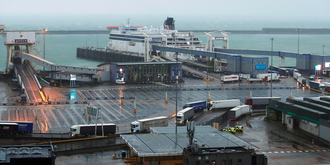 Douvres, transport routier, maritime, camions, marchandises, Covid,
