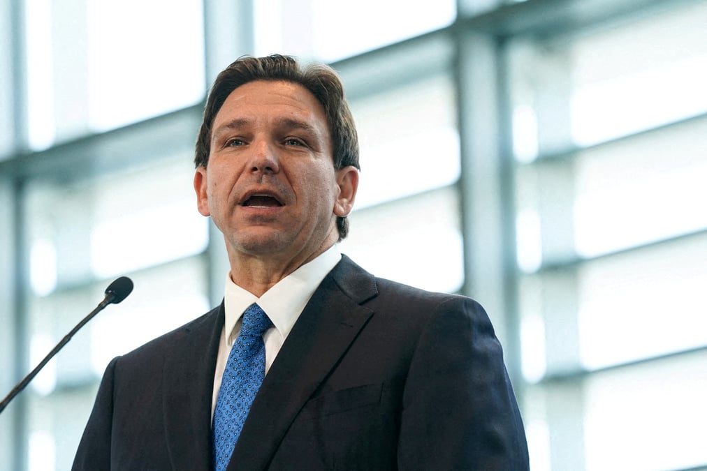 Le gouverneur de floride ron desantis