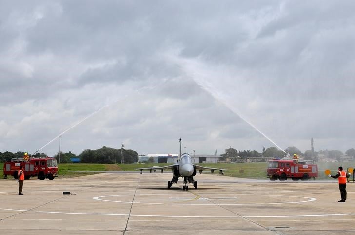 Premier vol d'un avion de combat concu en inde