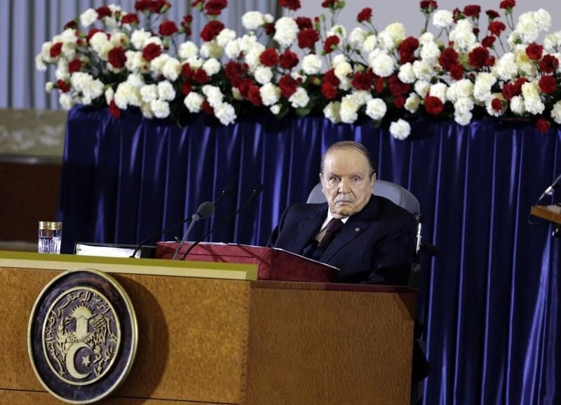 Le president bouteflika est retourne a l'algerie