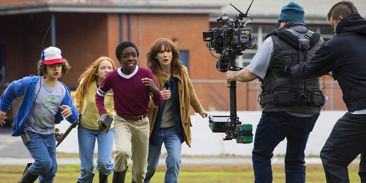Afin de séduire toujours plus d'abonnés, la clé est le catalogue. Celui-ci doit idéalement regrouper des productions originales variées, mais aussi des franchises populaires obtenues sous licence. Bémol : Netflix voit son offre dépouillée par la concurrence.