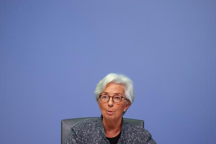Lagarde prete a augmenter encore les achats d'actifs de la bce