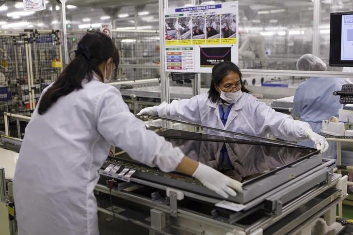 Leger ralentissement du secteur manufacturier au japon