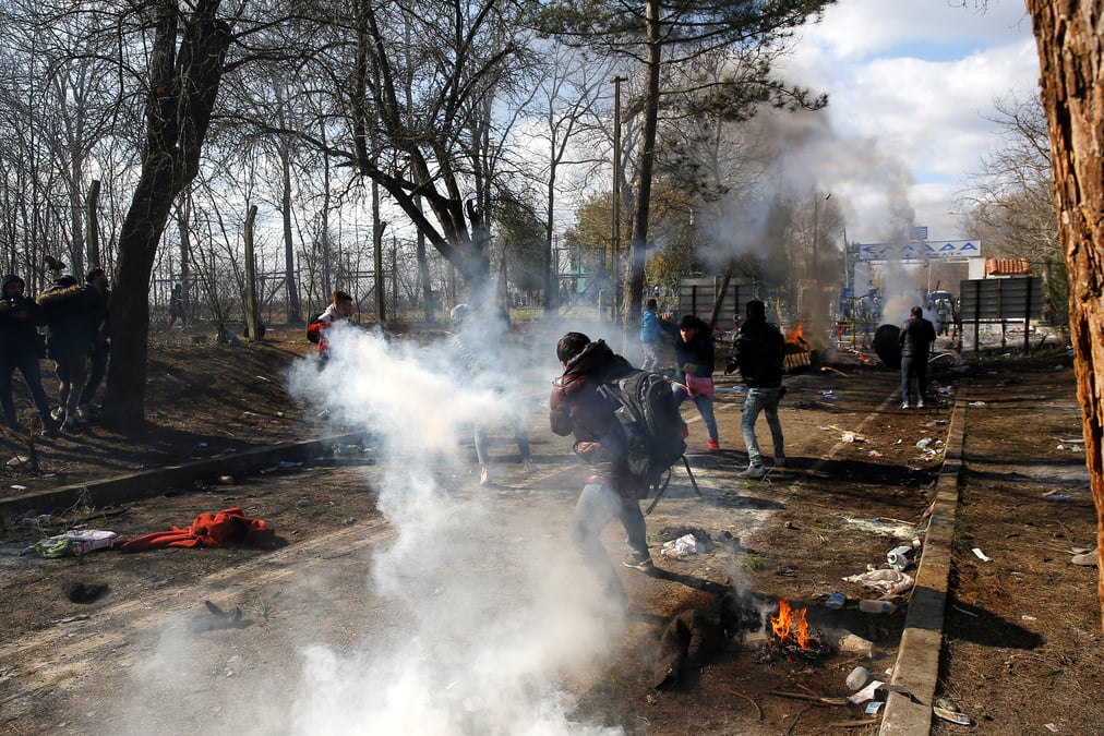 Incidents entre police et refugies a la frontiere greco-turque