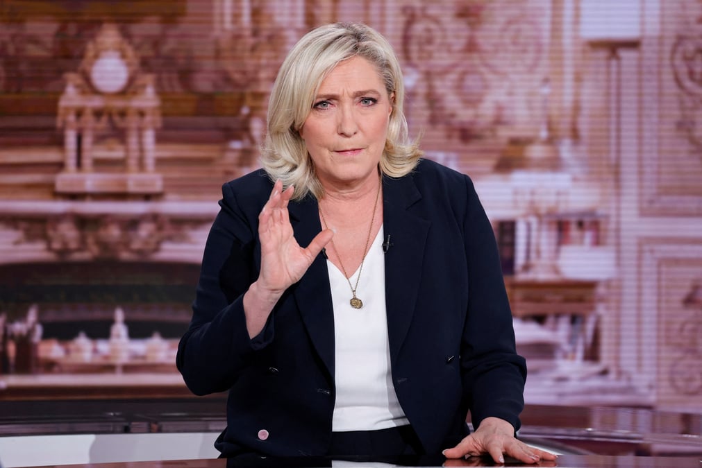 Marine le pen affirme que sa politique ne sera pas dictee par les marches si elle est elue