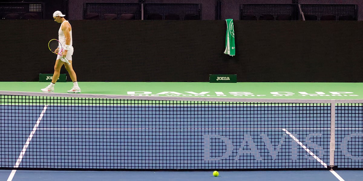 Rafael Nadal à l’entraînement, vendredi, au palais des sports de Málaga.