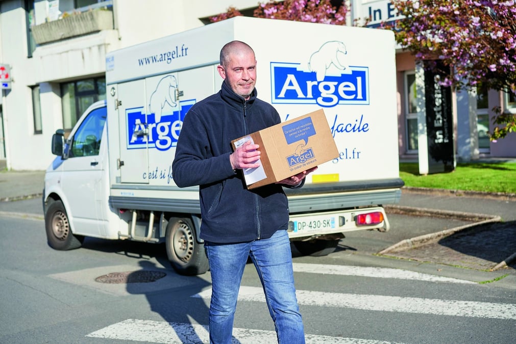 80% des clients de l'entreprise Argel, spécialisée dans la livraison de produits à domicile,  vivent dans des zones rurales et des villes de moins de 10.000 habitants. Pour ces personnes, ce service représente aussi un lien social et un soutien, estime l'entreprise.