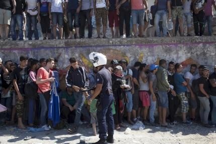 L'idee de "hotspots" pour les migrants divise les europeens
