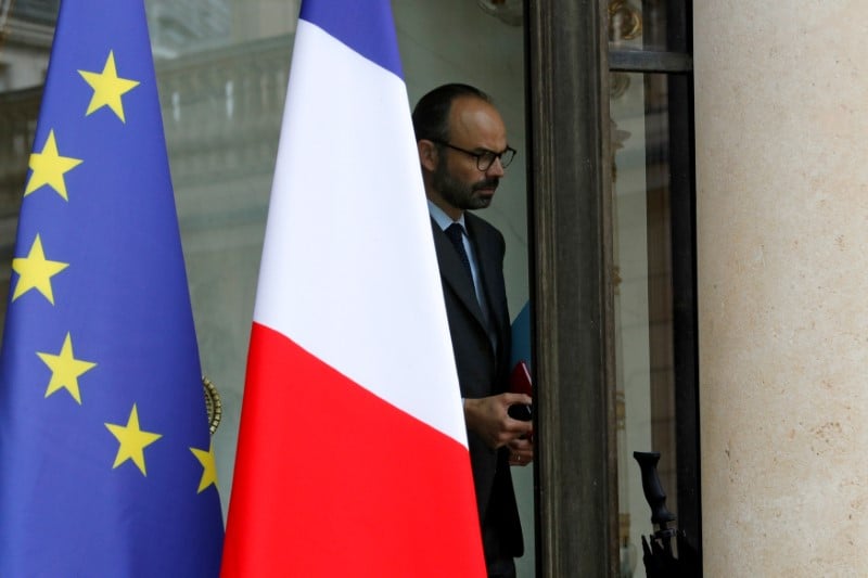 Philippe: la menace demeure a un "tres haut niveau"