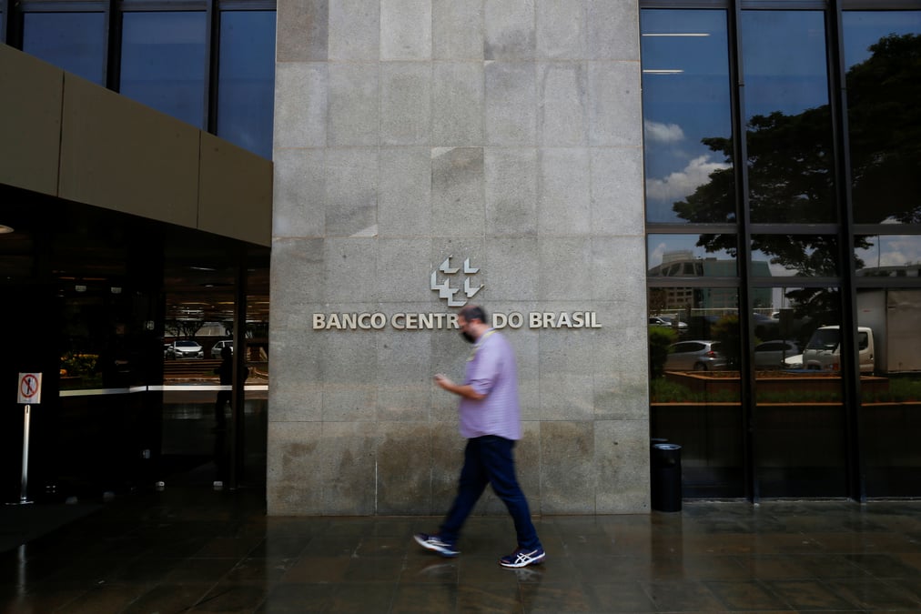 Bresil: la banque centrale choisit une hausse de taux plus importante pour maitriser l'inflation