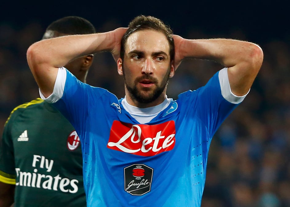 Naples manque l'occasion de reprendre la tete