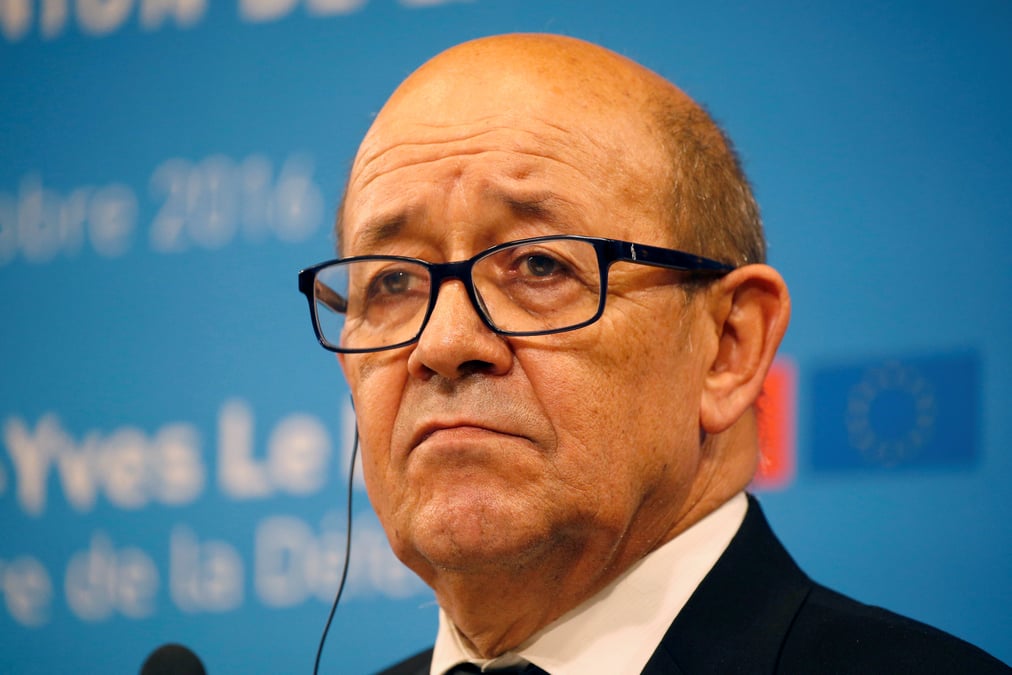 Jean-yves le drian annonce son soutien a emmanuel macron