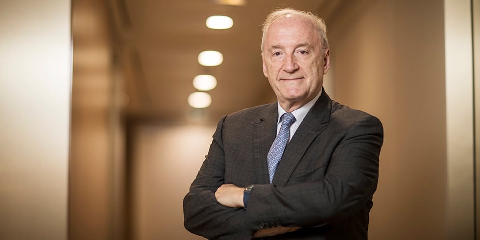 Hubert Védrine. Pour l'ancien ministre des Affaires étrangères, « la vraie urgence pour l'humanité, quelle que soit la situation géopolitique chaotique du monde, c'est que la Terre reste habitable ».