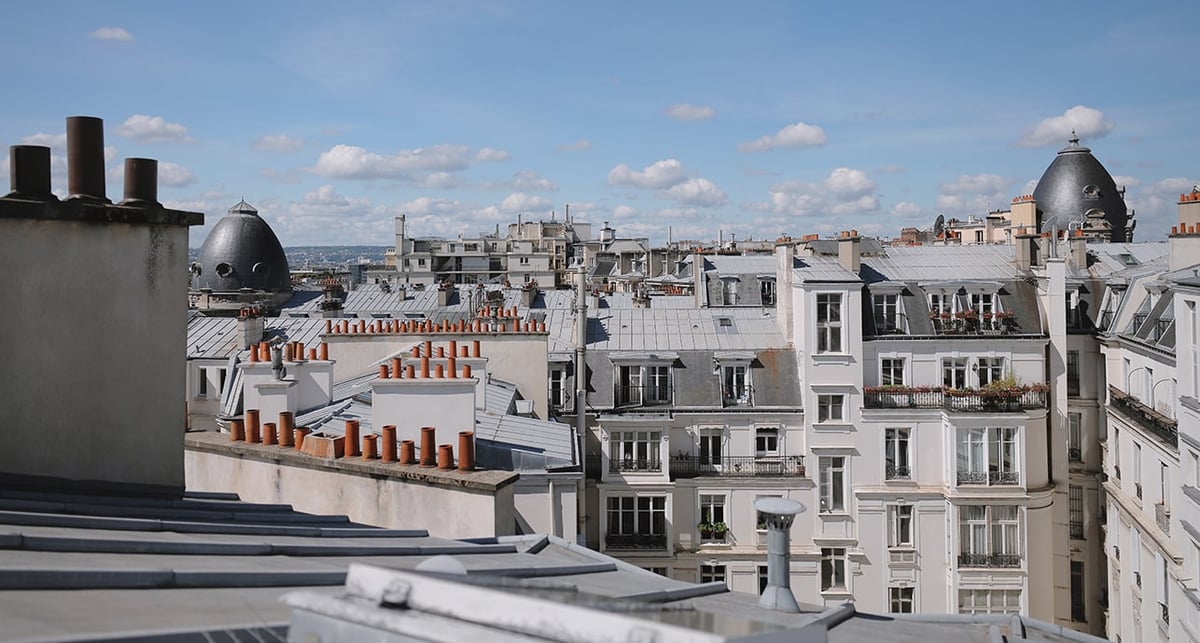 À Paris, les toits sont protégés.