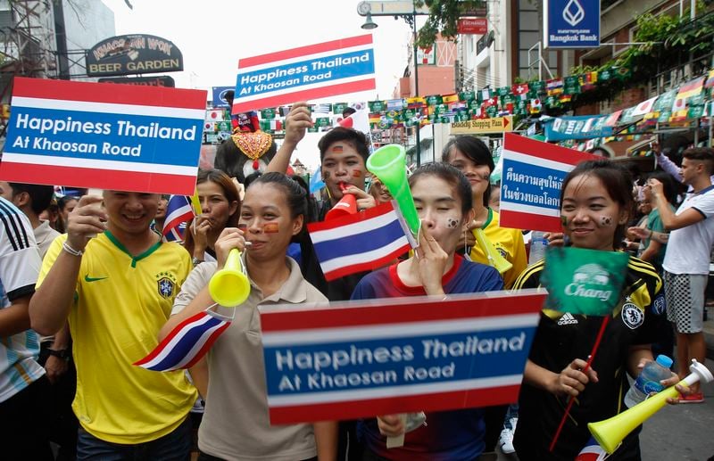 L'armée thaïlandaise annonce la levée totale du couvre-feu