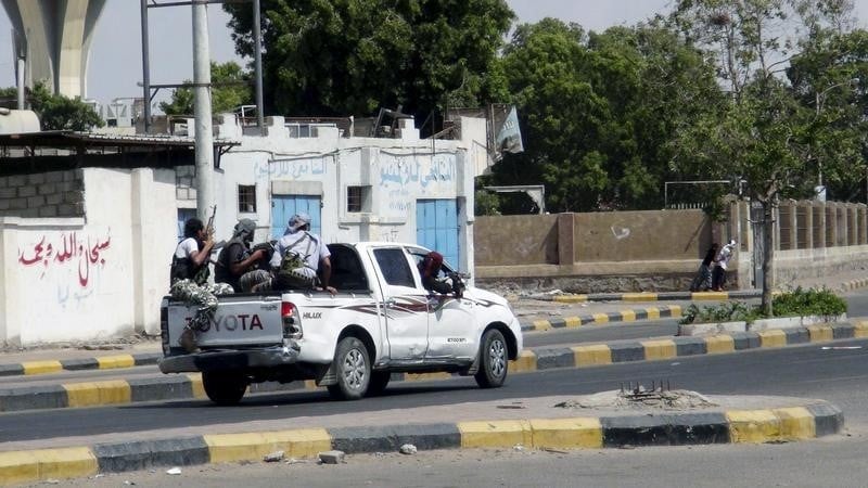Les adversaires du president yemenite prennent le controle de l’aeroport d’aden