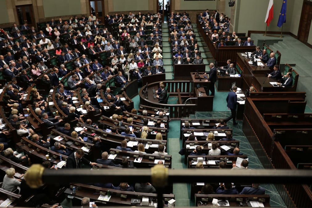La diete polonaise adopte le projet de loi sur la cour supreme