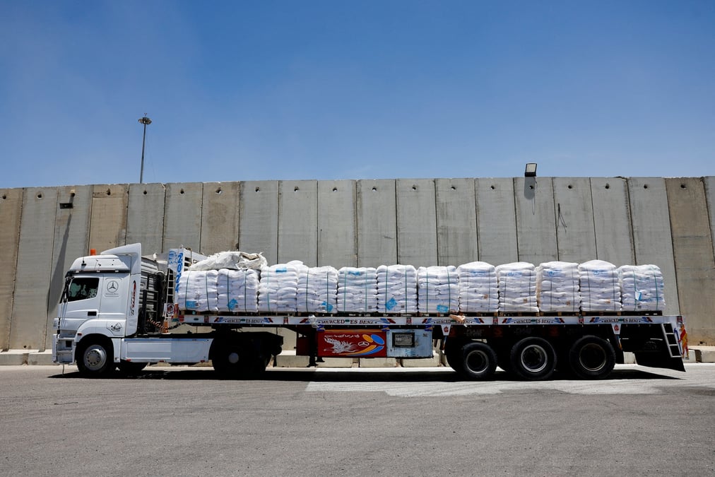 Un camion egyptien transportant de l'aide humanitaire pour la bande de gaza