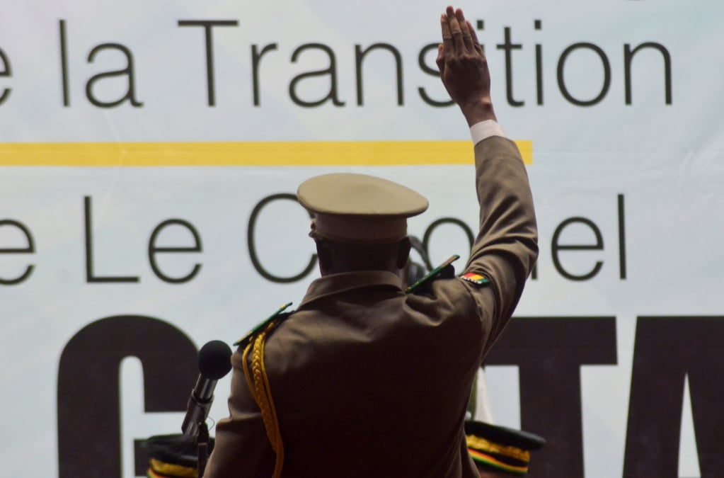 Le colonel assimi goita lors de sa ceremonie d'investiture a bamako en 2021.