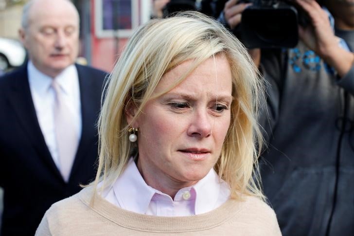 La justice condamne deux proches de christie, allie de trump