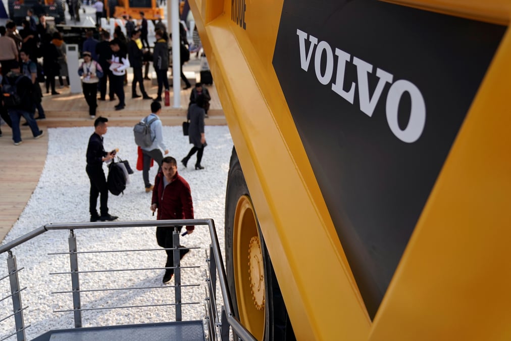 Volvo voit son carnet de commandes chuter avec le coronavirus