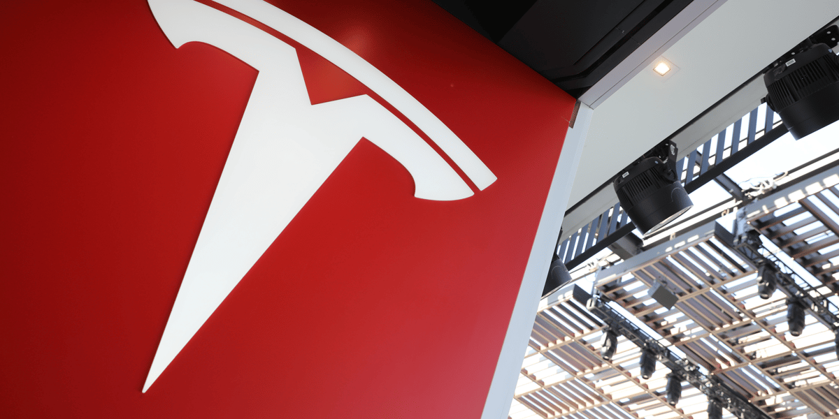 Apple et tesla divisent pour mieux regner