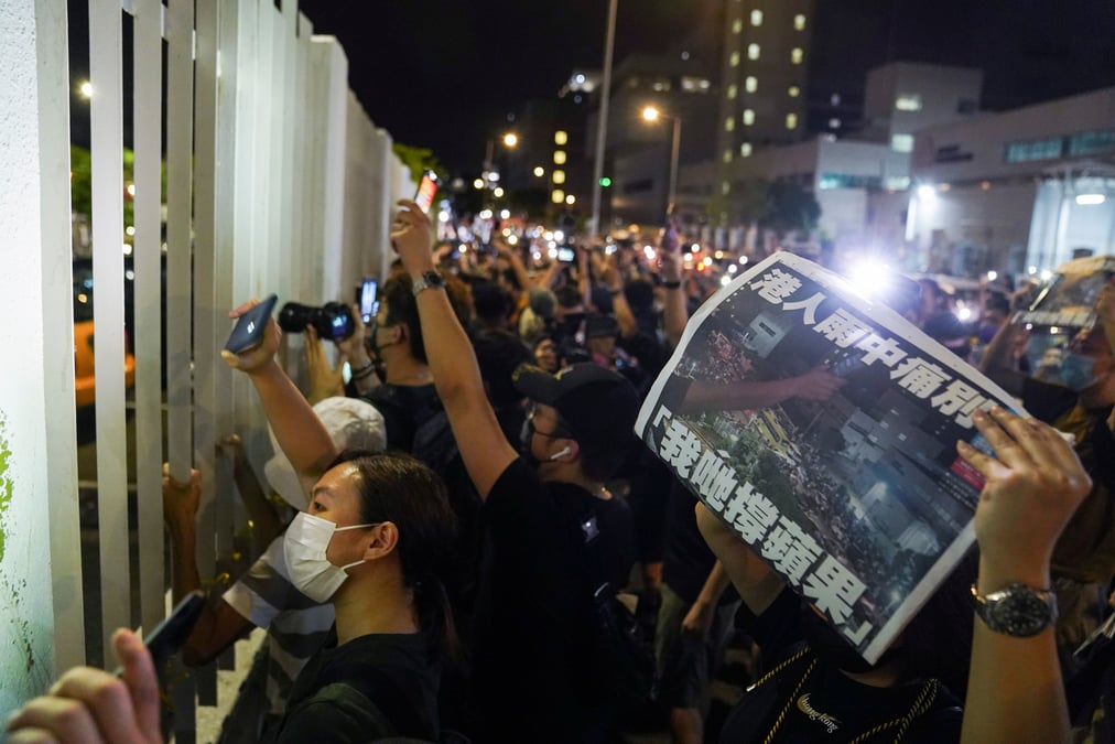 Hong kong : emotion apres la parution de la derniere edition de l'apple daily