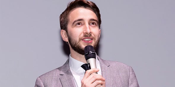 Henzo Lefèvre est le directeur du Festival International du Film Politique,  à Carcassonne