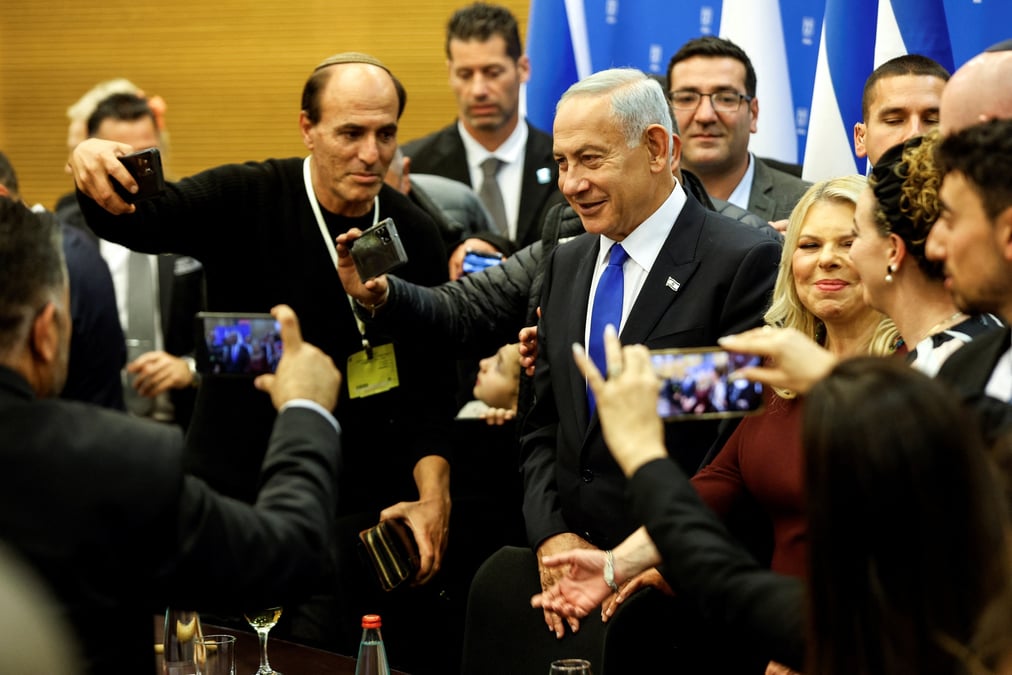 Le premier ministre israelien benjamin netanyahu et son epouse assistent a un toast, a jerusalem