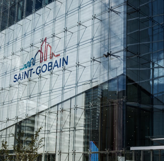 Saint-Gobain produit et distribue également de la laine de roche en Espagne et en Pologne sous sa marque Isover.