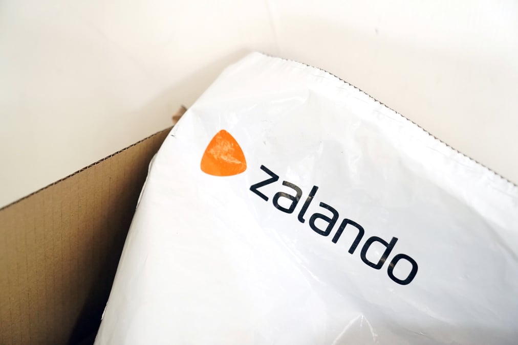 Un emballage zalando provenant d'une livraison en ligne