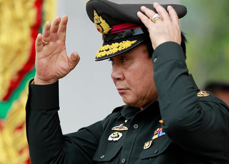 Le roi de Thaïlande valide la nomination du chef de la junte