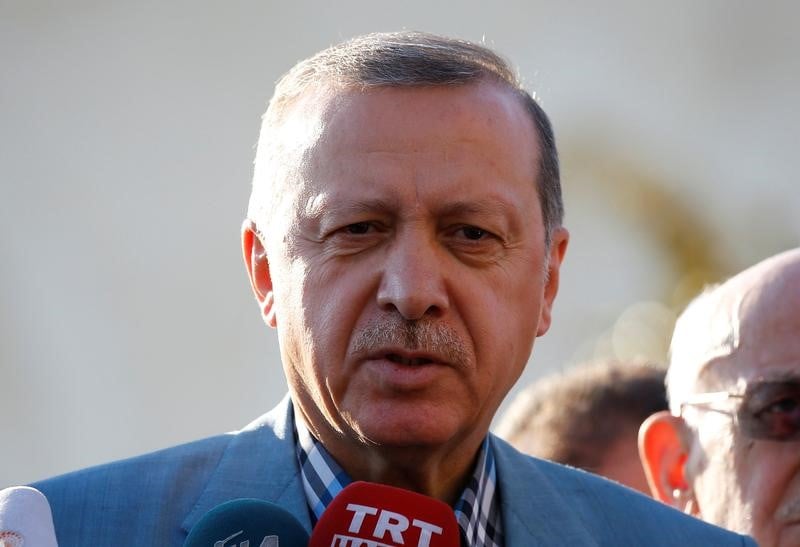 Erdogan denonce la fourniture d'armes americaines aux kurdes
