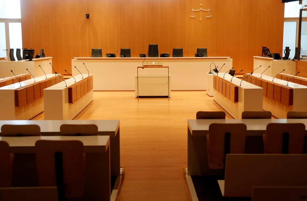 Procès, Mediator, tribunal,