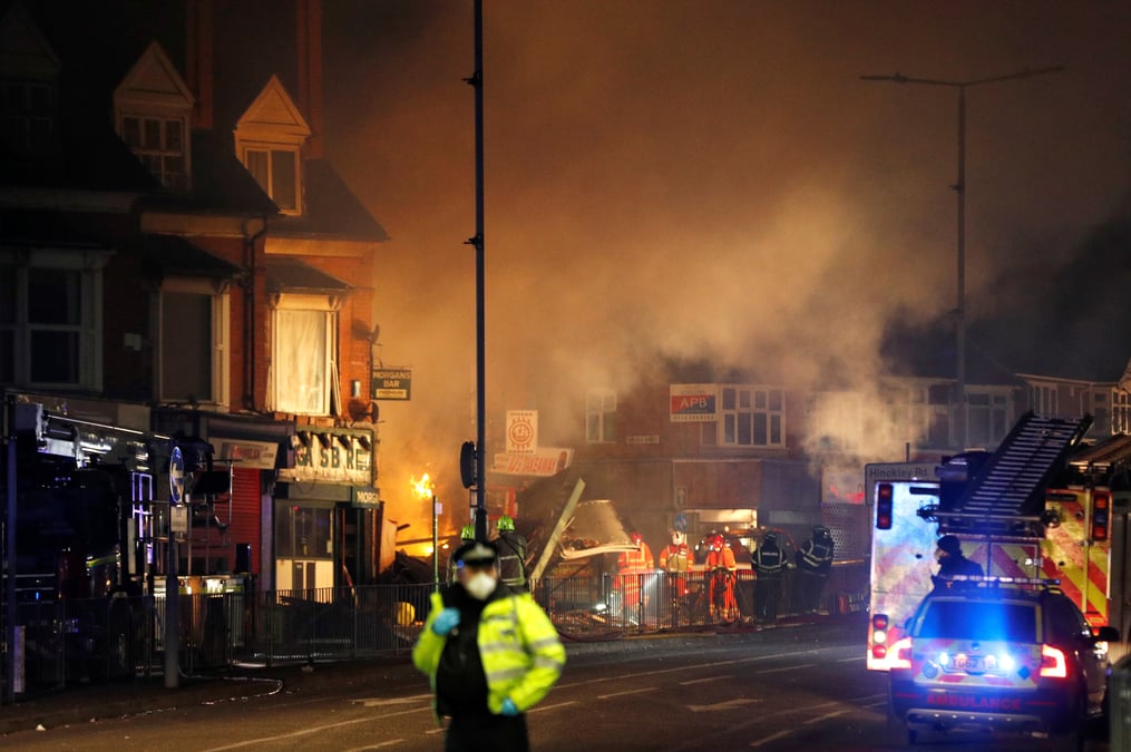 Forte explosion a leicester en angleterre, quatre blesses