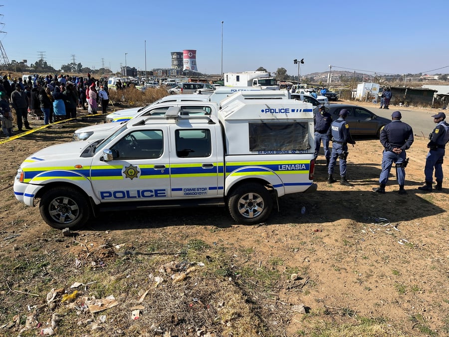 Afrique du sud: la police traque les auteurs d'une tuerie dans un bar de soweto
