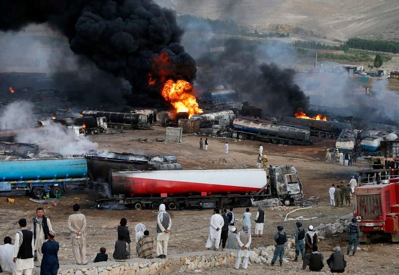 Les taliban incendient 200 camions citernes en Afghanistan