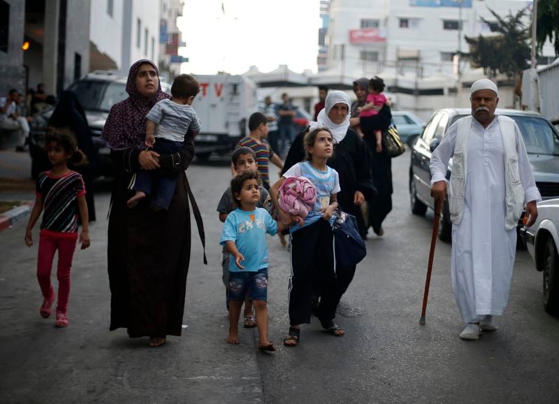 L'armée israélienne pilonne un quartier de Gaza, 40 morts