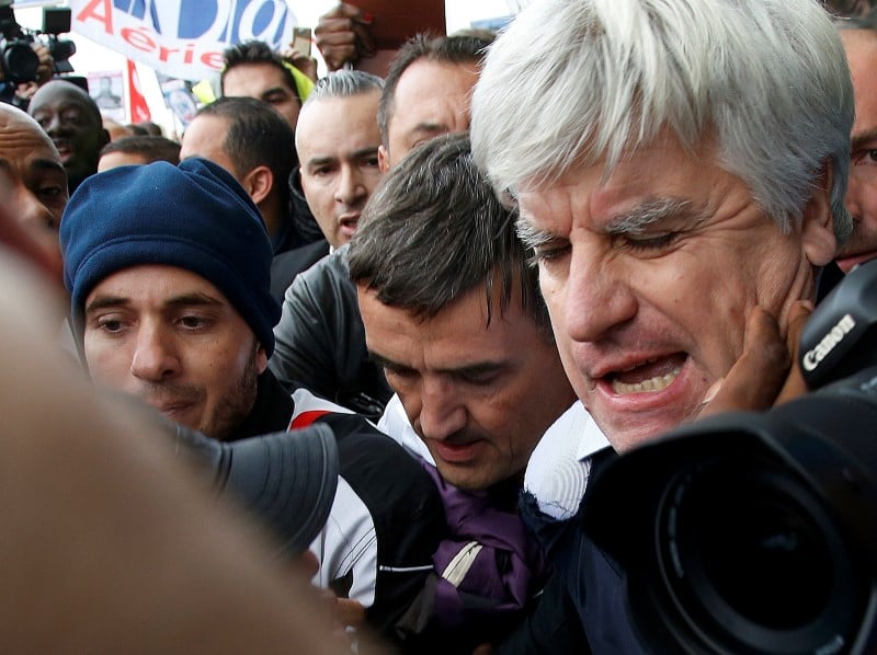 Des dirigeants d’air france pris a partie par des salaries