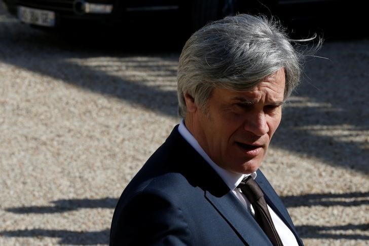 La position du ps critiquee par des deputes socialistes