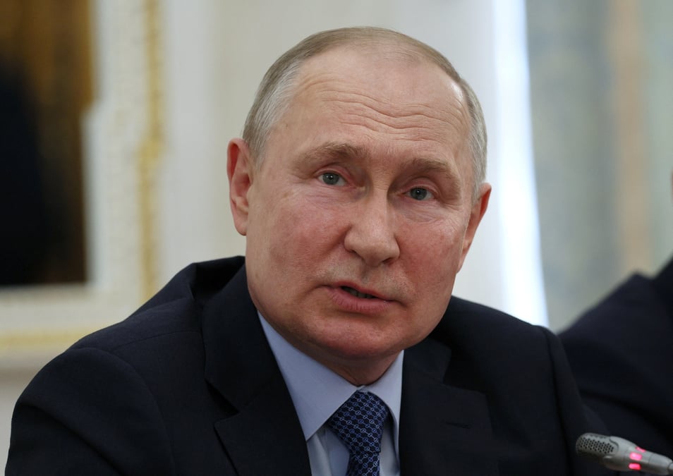 Le president russe vladimir poutine lors d'une reunion au kremlin a moscou