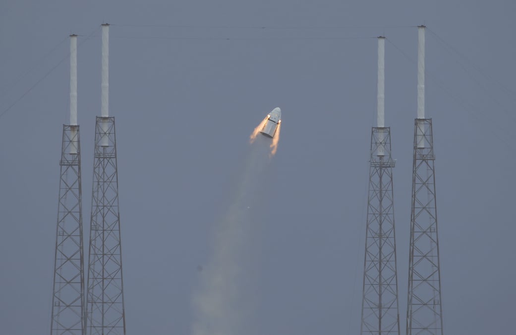 Spacex lance son premier satellite militaire americain